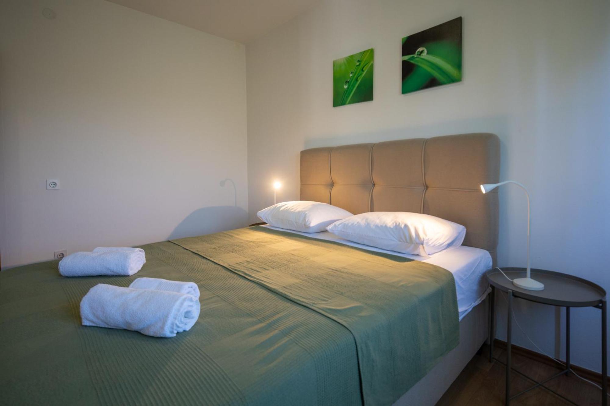 Apartments Gaja Green Ap Sveti Filip i Jakov Bagian luar foto